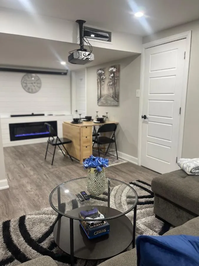 Beautiful 1 Bedroom Basement Οττάβα
