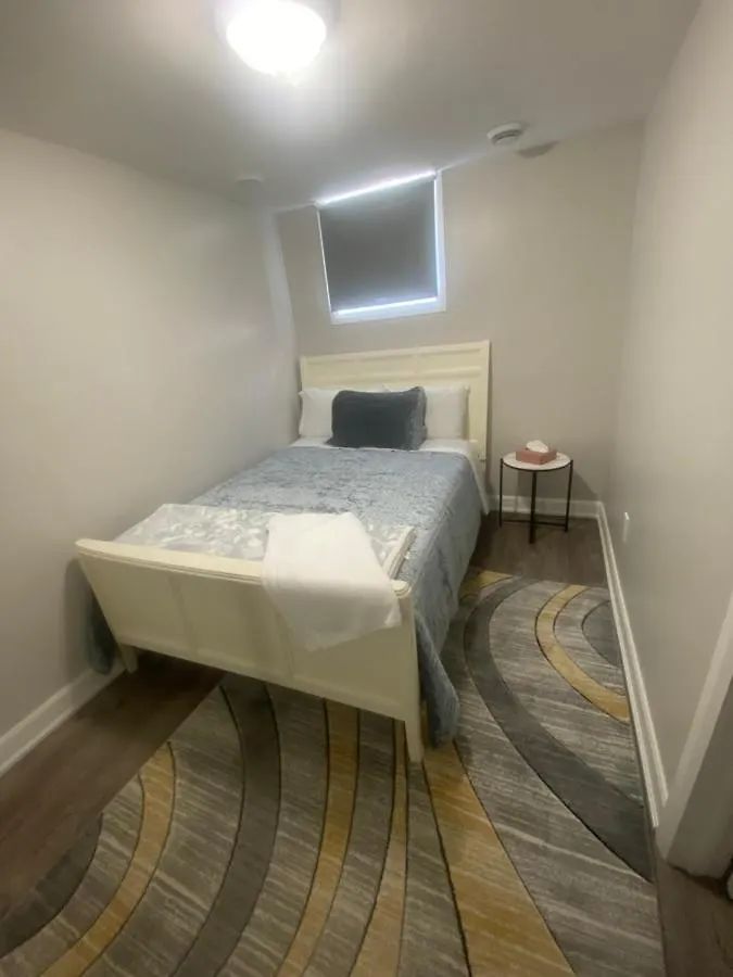Beautiful 1 Bedroom Basement Οττάβα